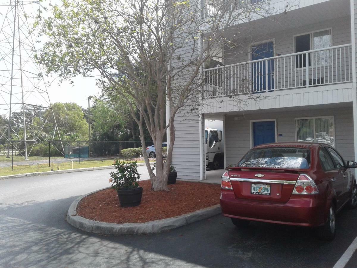 Intown Suites Extended Stay Clearwater Fl Екстер'єр фото